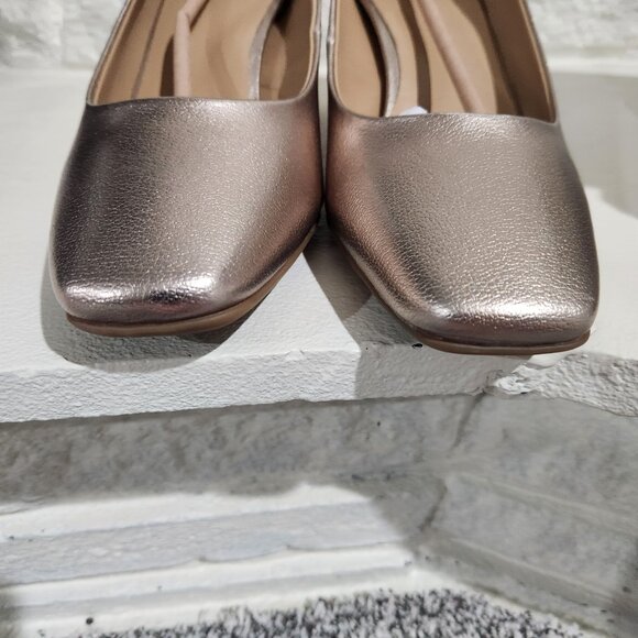 NATURALIZER Gold Block Heel Pumps. Size 10W. (NWOT) - Picture 6 of 7